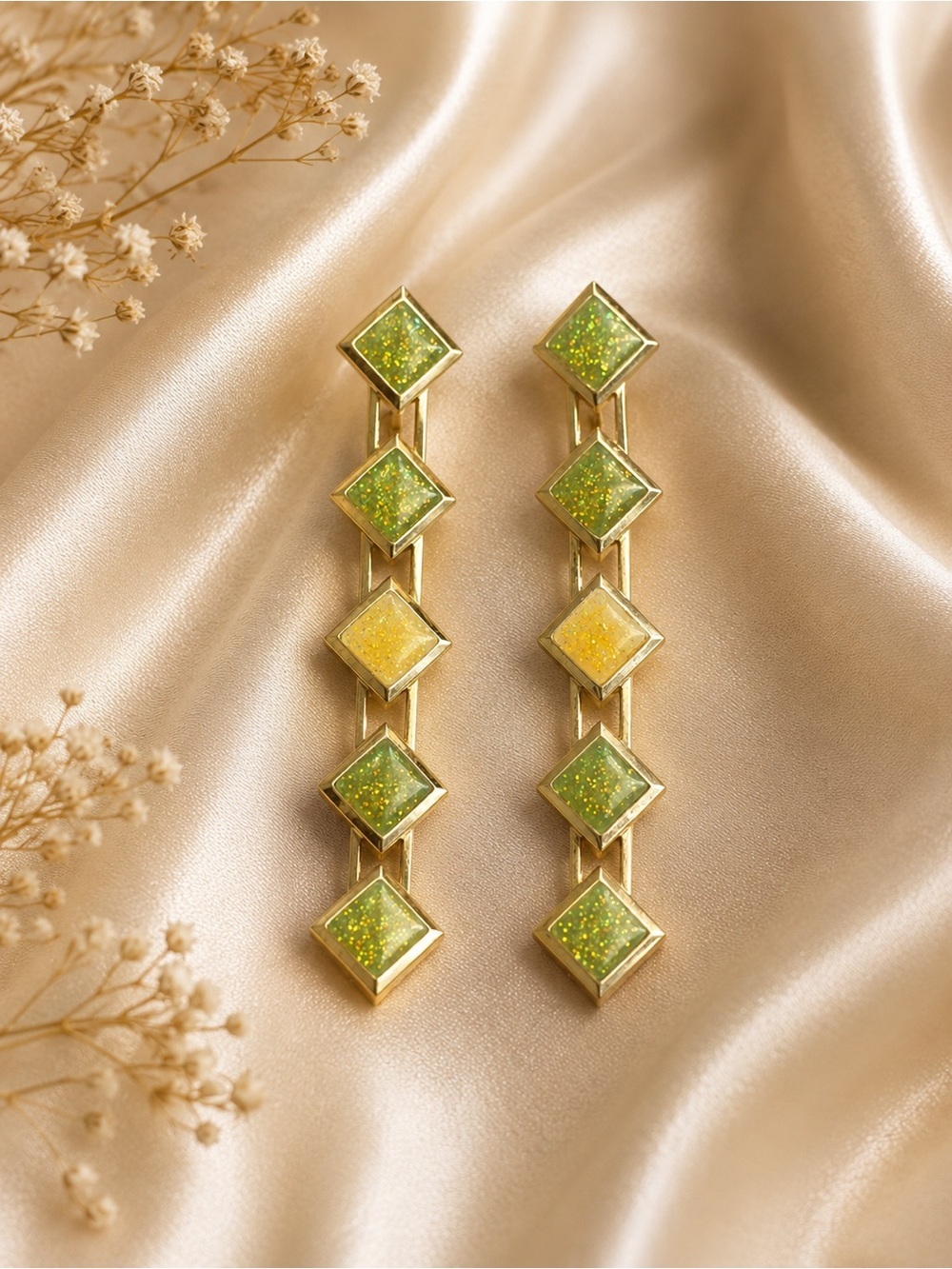 BEVERLY HAMBURG | Gold-Tone Yellow-Green Glitter Square Link Enamel Peg Earrings